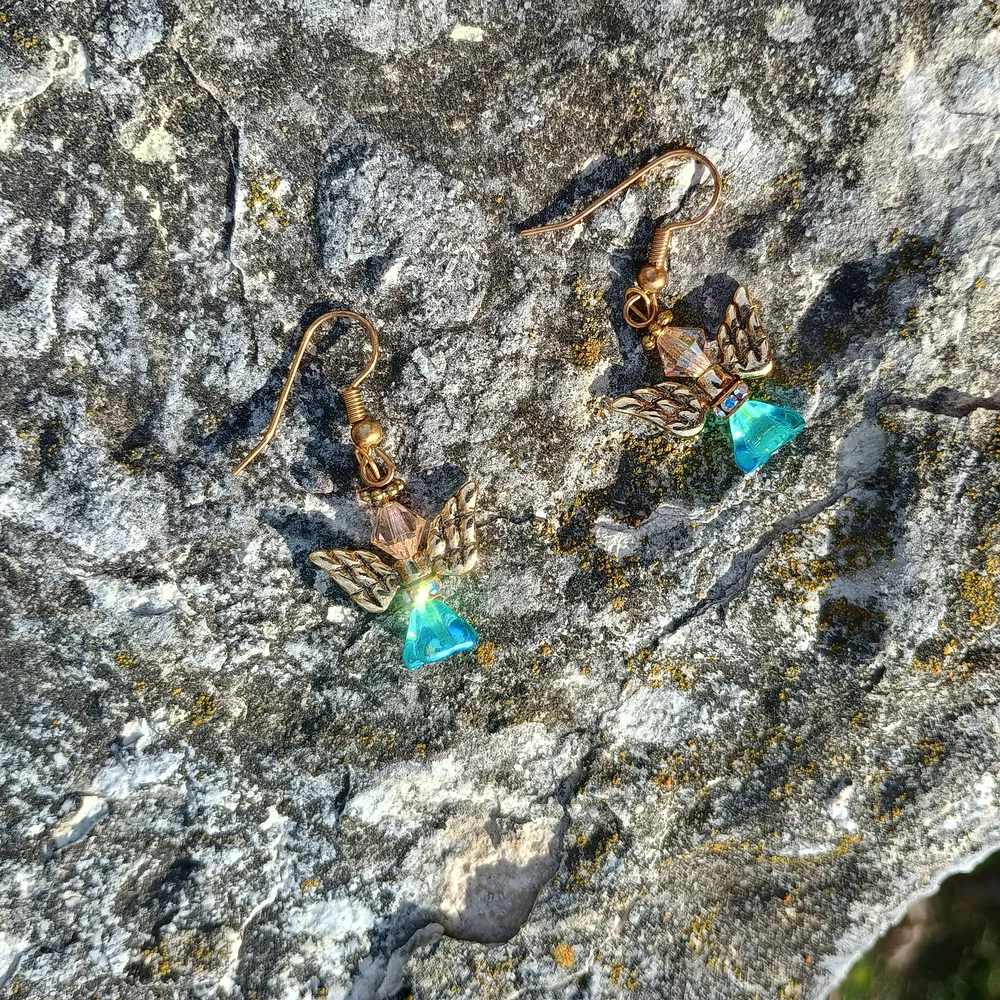 ADORABLE *cute* handmade angel core earrings w teal crystal accent, Christian
